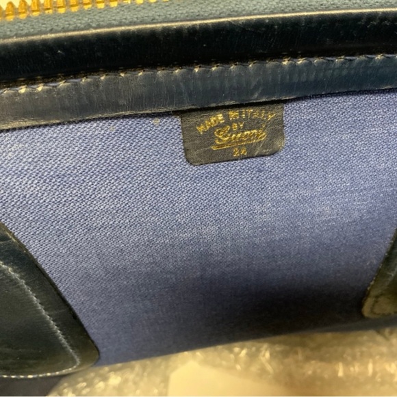 Authentic Gucci GG Vintage travel handbag PVC leather. - Picture 8 of 9